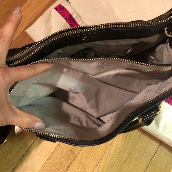 Tory Burch Black tote - Picture 5 of 8